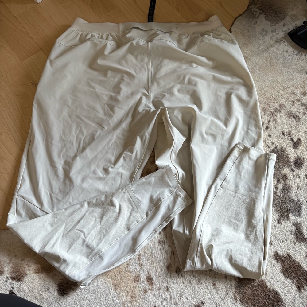 lululemon athletica Cream Joggers - Picture 6 of 7